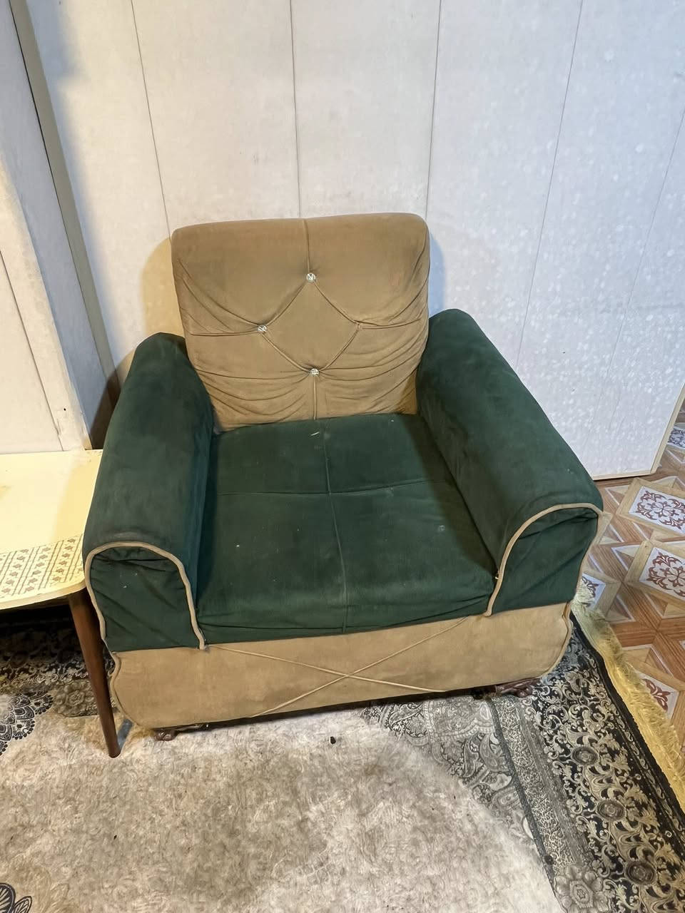 تخم سبع مقاعد يحتاجله بس تنضيف بصيط السعر 50 الف قفل العنوان بغداد الحارثيه 
للاستفسار 

‭    0750 660 1463‬وتساب و اتصال 

‭0772 225 8553‬.  اتصال فقط
