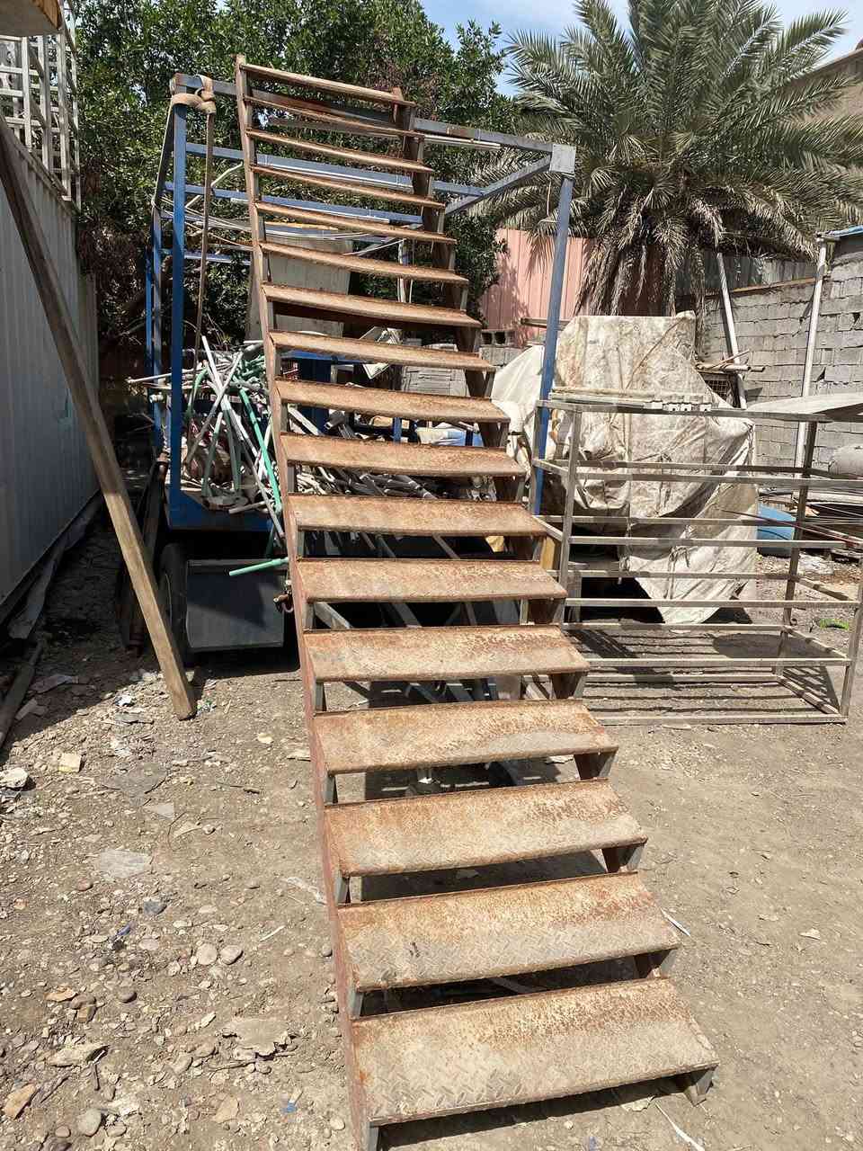 درج للبيع طول 6 متر وا طول 4،5 عرض 90 العنوان بغداد ***********
