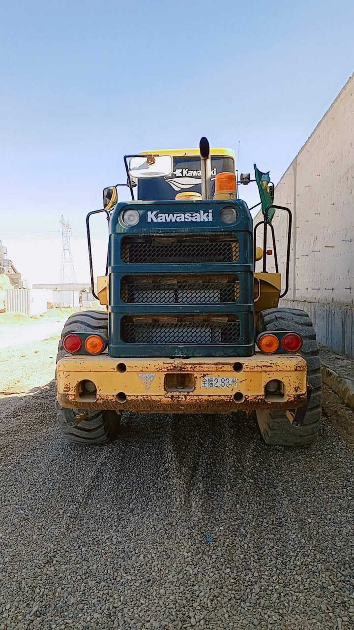 شفل كاوسكي ياباني  حجم 80ZA قمارة دور كفالة محرك وكير جديد موديل 2002 رقم واسط للاستفسار ***********
