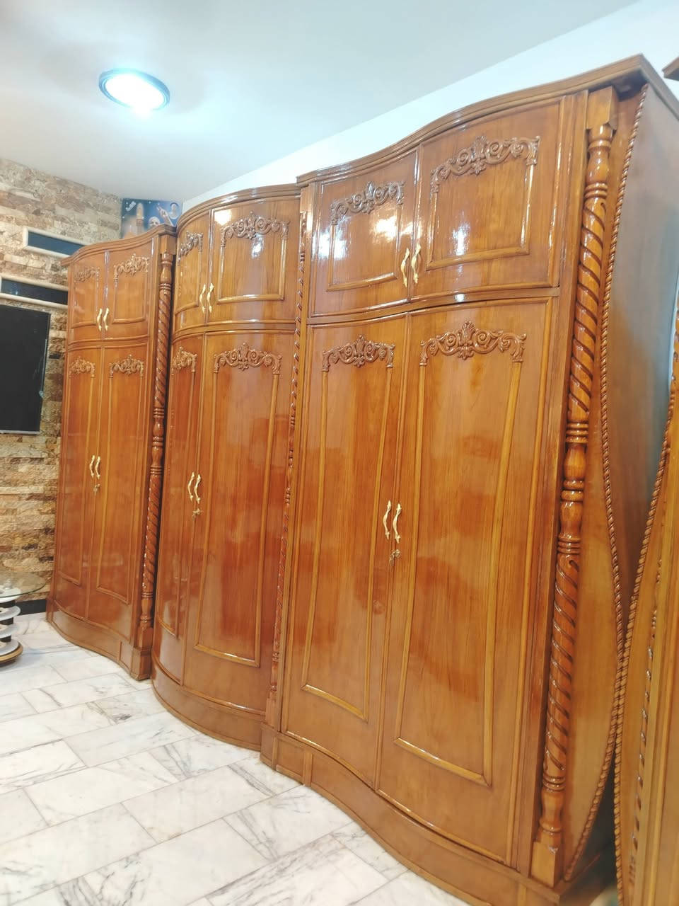 غرفة نوم تسكام صاج داخل زان درجة الاولي شغل ثقيل ضهر جرجوبه خمسه ملم استعمال قليل مابيها اي ضرر تكمه مكفوله من الشخط تكمه الواقع احله من الصور العنوان حلة حي الجزائر ***********.  ***********

