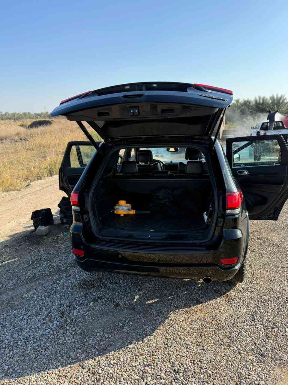 سلام عليكم اخوان سياره جيب موديل 19 وارد أمريكي فول فول مواصفات عده الفتحه معروفه مواصفات الجيب صور حادثه بل منشور قطعتين صبغ بيبان ثنين و جاملغ الخلفي شويه   تخمً تاير جديد حداديه جديده سياره مفوله ل اخير  مكان السياره بصره قضاء المدينه صور سياره كلها موضحه كدامك سعرها 210 و بيها مجال رقم الهاتف ***********
