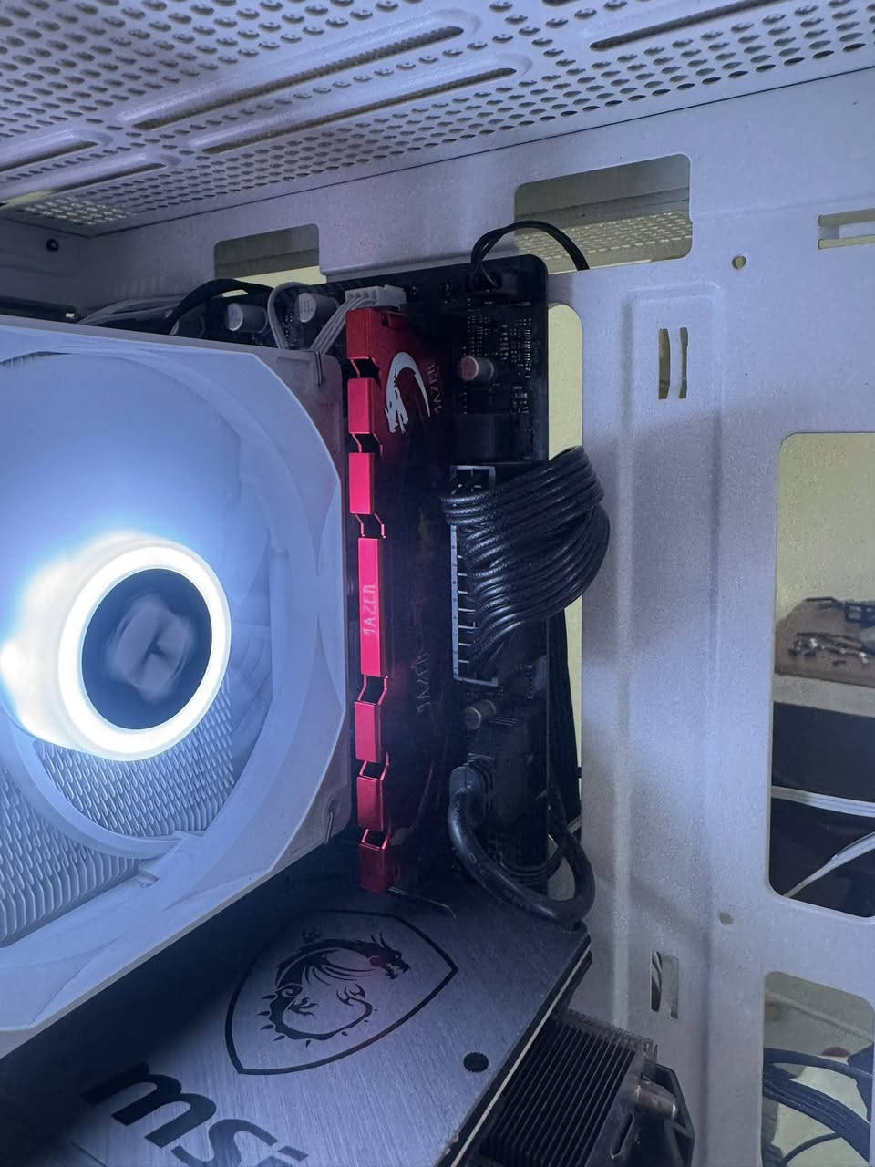 بيسي قطع للبيع 

1- i5 14400f+h610asrock 
‏+مبرد 
كلهم سعرهم 340 قفل قفل قفل 
والله سعرهم قفل ترة 🤍 وداعت امي قفل 🙂🤍

2 gtx 1660super msi 
الكرت بحالة ممتازة جدا ونضيف 99‎%‎
السعر 175
3- m.2 1tb قطعة جميلة جدا 
120الف 
4- ram 8gb احمر 
‏35الف 
5-case لون ابيض يخبل 
السعر 90 قفل 
6 - power 550 
60الف


**إذا كنت صاحب هذا الإعلان وتريد حذفه لأي سبب، رجاءا أرسل رسالة إلى الدعم الفني**