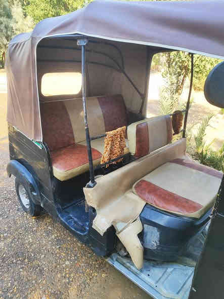 السلام عليكم.. تكتك البيع موديل17.صفره ومصبوغه اسود اوراقها كامله وكيلها بالبصرة   300000 ثلث ملاين وبيها مجال حك جيه والمو شراي لا يتعبني تمام  . رقمي  ***********
