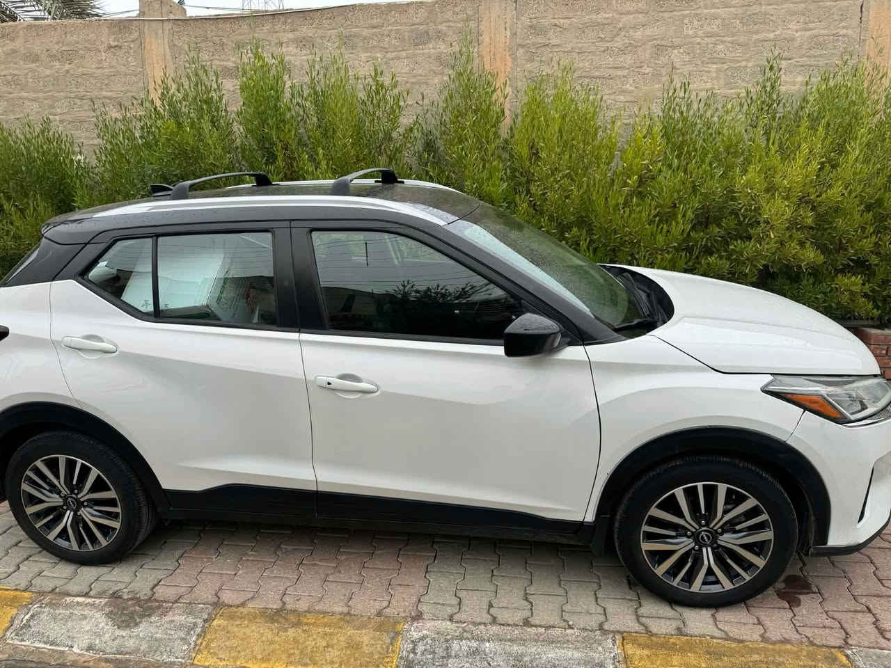 نيسان كيكس 
موديل ٢٠٢٤ 
مواصفات sv
٢٠ هةزار روشتوة 
دوبارجةي بوياغة بونيت و جاملغ 
سيارةكة كاتية 
شويني سيارة كركوك 
موبايل 
***********
*********** كركوك, العراق
