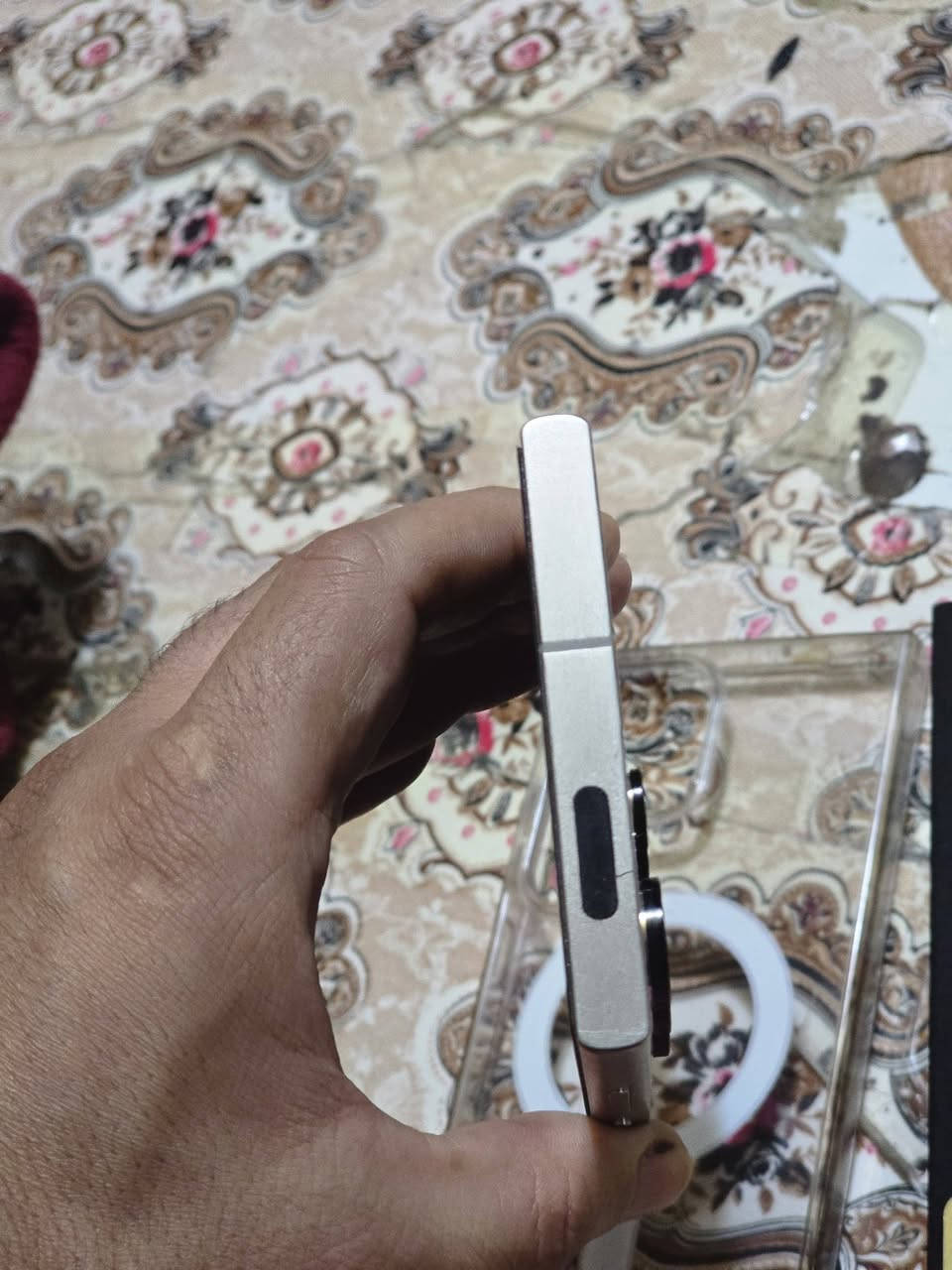 سامسونك s24 الترا ذاكره 512 عشوائيه 12 نضافه 100 ضمان شاشه كفاله من كلشي للبيع او مراوس سعر مليون و75 مجال حك جيه توصيل متوفر***********
