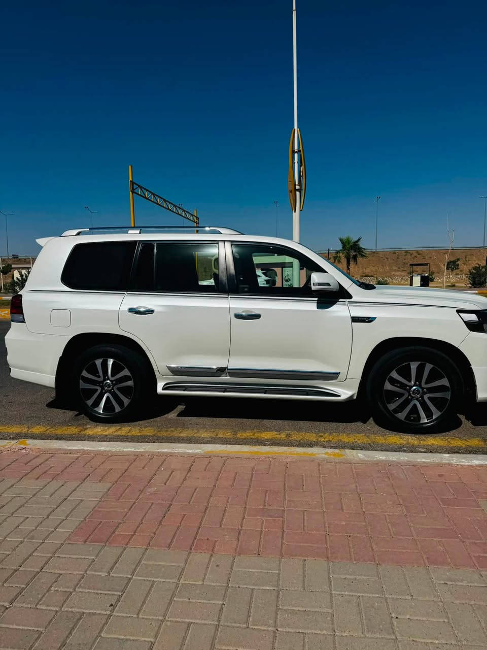 السلام عليكم لاندكروز

2019 كراند تورنك ساز اصلي 

محرك 8 سلندر 4700 ماشيه 99 km قابل للزياده 

السياره بيها مكانين بارد شي بسيط  

‏للبيع فقط 

رقم بغداد تحويل ثاني يوم  

السياره عليها ادامه كامله

تخم تاير جديد اصلي 

‌‏-------------

‌‏للإستفسار يمكنكم التواصل على الرقم 

***********
‌‌‏------------

شاشه ليزرية العدادات ‏

تشغيل عن بعد

‏مرايه جانبيه قلاب

8 ايرباك 

‏دوسات لزيريه 

‌‏- دفع رباعي

‌‏- هوك بلادي 

‌‏- نظام مانع للانزلاق 

‌‏النظام المساعد على نزول المنحدرات 

‌‏- تشغيل بصمة 

- خمسه بصمات ابواب

- باب خلفي كهرباء بلادي 

‌‏- دخول ذكي

‌‏- مثبت سرعة

‌‏- فتحة سقف

‌‏- تحكم سترين

‌‏- شاشة ملاحة باللمس

‌‏- كاميرا خلفية 

‌‏- بلوتوث

‌‏- مشغل CD

‌‏- منفذ AUX & USB

‌‏- مقاعد جلد 

‌‏- مقاعد كهرباء2

‌‏- مرايا شفط

‌‏- اشارات بالمرآة

‌‏- كشافات ضباب

‌‏- زراك لايت 

‌‏- فرامل مانع للانزلاق

‌‏- حساس امامي خلفي 

‌‏- طفايه حريق بلادي

السعر (495)$ وبيها مجال
