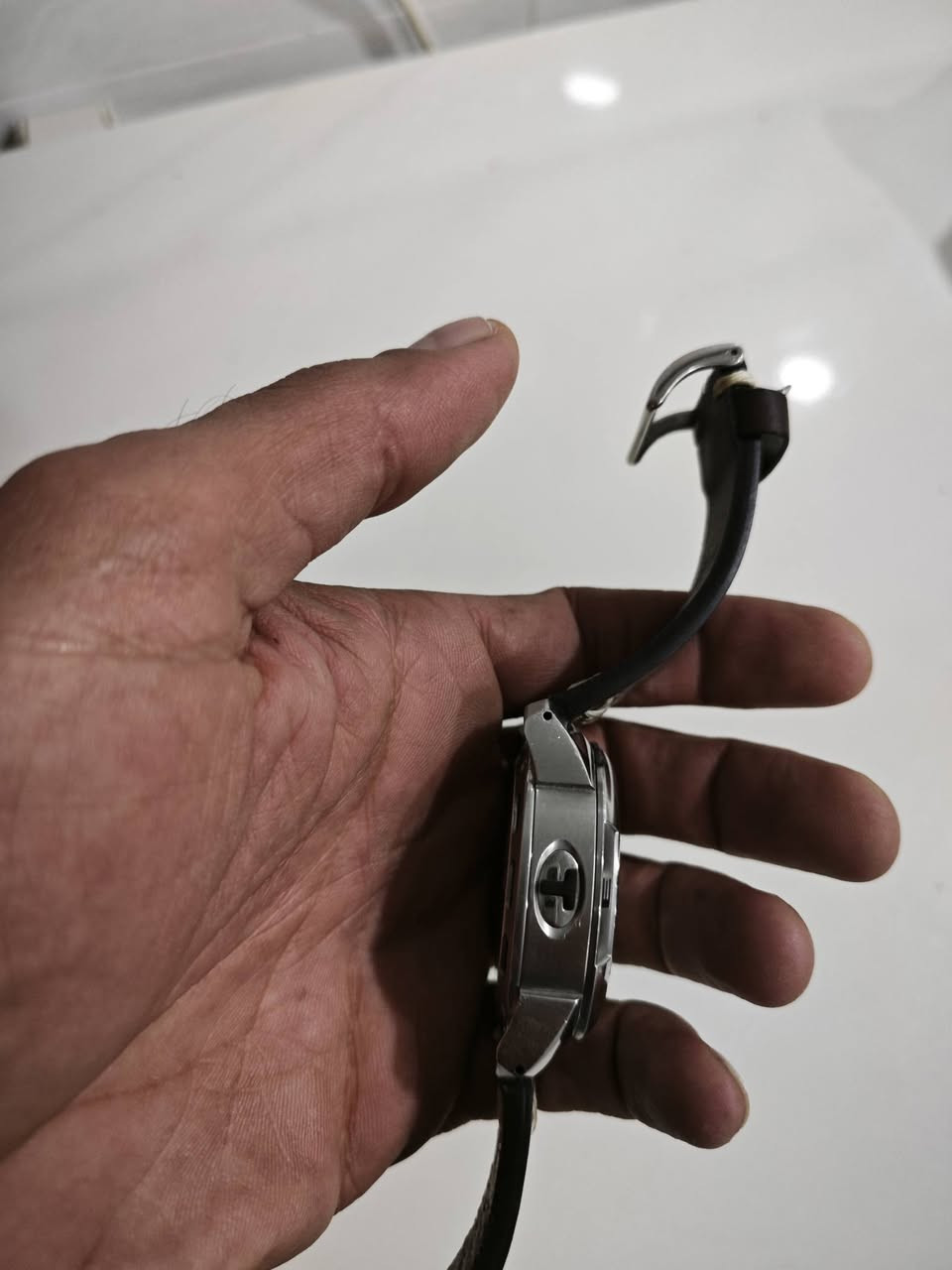 تيسوت تاج سويسري اصلي نضافه تامه سيرمبدل سعرت330$يوجد توصيل ت ***********

