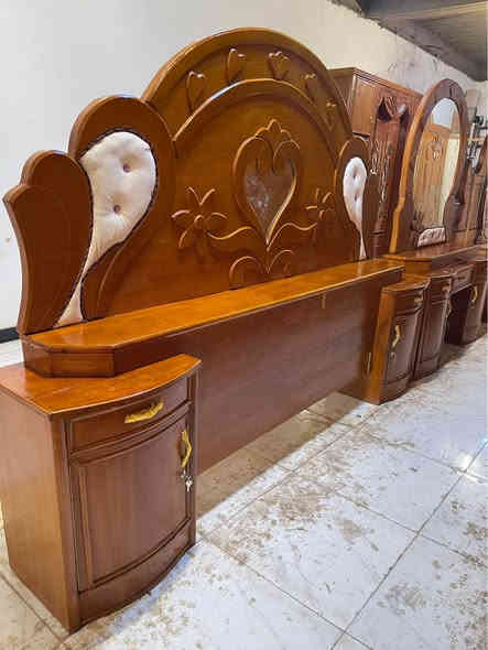 غرفه ام6قاطين صاج مقطع بيبان حديث كامله نضافه فول سعر 950ميسان العوفيه نهايه شارع سوك ألأخضر مجمع الحمراني *********** عمارة
