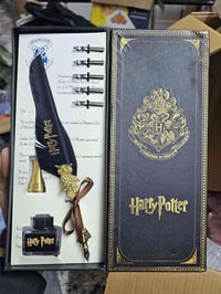 ريشة كتابة نسخة هاري بوتر مع الملحقات الأضافية  10 الاف  07722651131