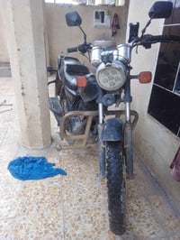 هارلي • نضيف • تاير ورا تعبانه