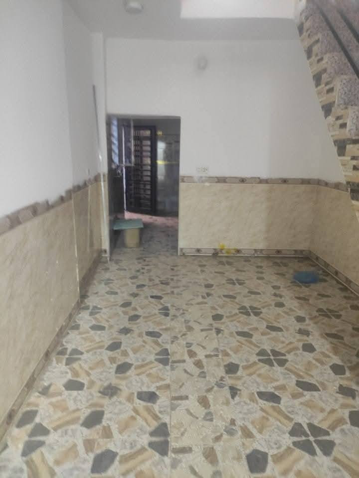 الدار للبيع  مميز المساح 153 في شارع ام البنين قريب صيدليه وسام الشرفاء طابق واحد والاستفسار على الخاص (***********)
