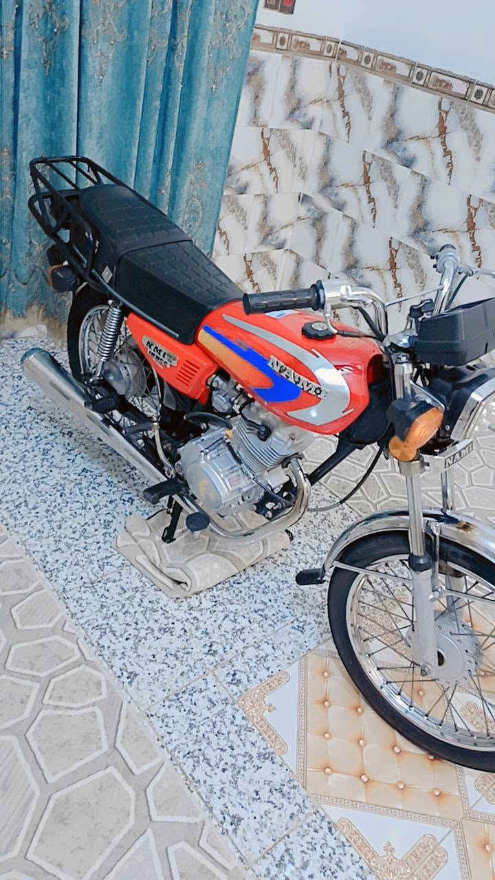 سلام عليكم دراجه للبيع محرك مفتوح اوراق اصولي وكيله الحيدري مديل2020 السعر 900 هاذ رقمي *********** اليريده بخدمته
