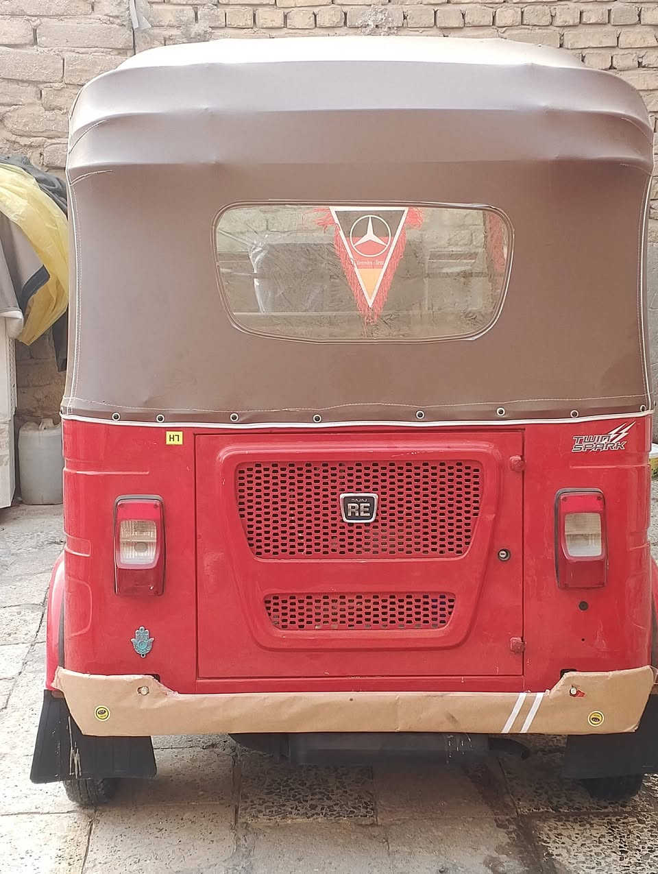 السلام عليكم تكاتك للبيع موديل 23 اوراق كفاله عامه باسمي مصطفى رجاء من شراء لا يخابر***********
