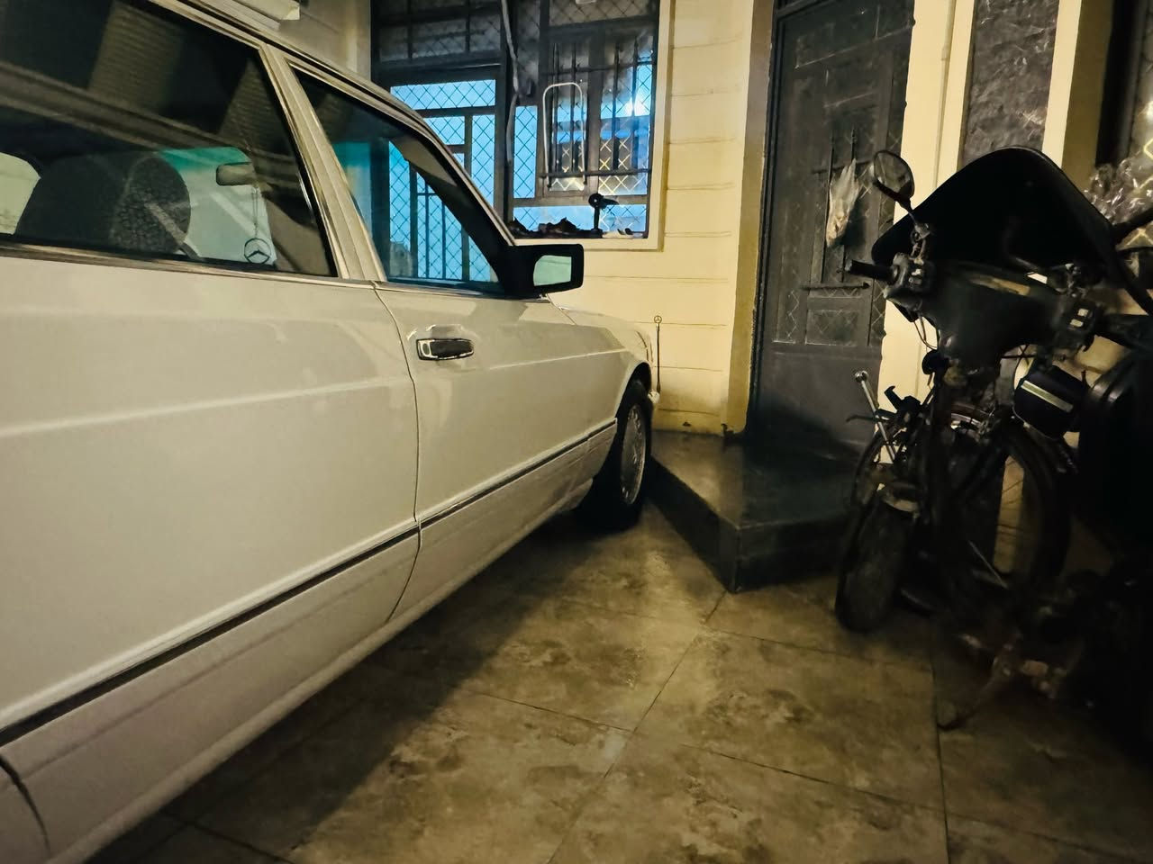 يالله للبيع فقط
مارسدس 300SE

ملاحظه ماتعبجك السياره اعبر المنشور ودعيلنا

دبل هورن اريل كهرباء تلفون شغال ماسحات لايت شغاله سلايت شغال تيبلام خلفي صدر امامي خلفي شرط

ادامه كامله من كلشي معمره تعمير كله شركة بدون شي تجاري دبل فيتم طوارء يشتغل واحد يطفه الثاني 

سيتم صوت +دمام تخم تاير باتري جديد 

لايت لد عالي ناصي منظومه تبريد كله جديد بطل راديتر فريز فان كمبريسر تبريد ثلج 

منظومه بانزين كله جديد +عنكبوت شركة ماملعوب بي 

تخم ستائر كل البوب وجامه خلفيه  

السياره متعوب عليه 

سنويه تنتهي شهر 8/2026 بسمي 

ملاحظه بيه طخه خفيفه بالبدنه الاماميه ومصلحه تصليح حلو 

السياره مغلفه عازل صوت بالكامل 

موديل 1987

تشغيل عن بعد عن طريق الهاتف وعلى الريمونت

السياره رقمه نينوى الجديد

العنوان سامراء

***********

السعر 115 وبيه مجال بسيط

