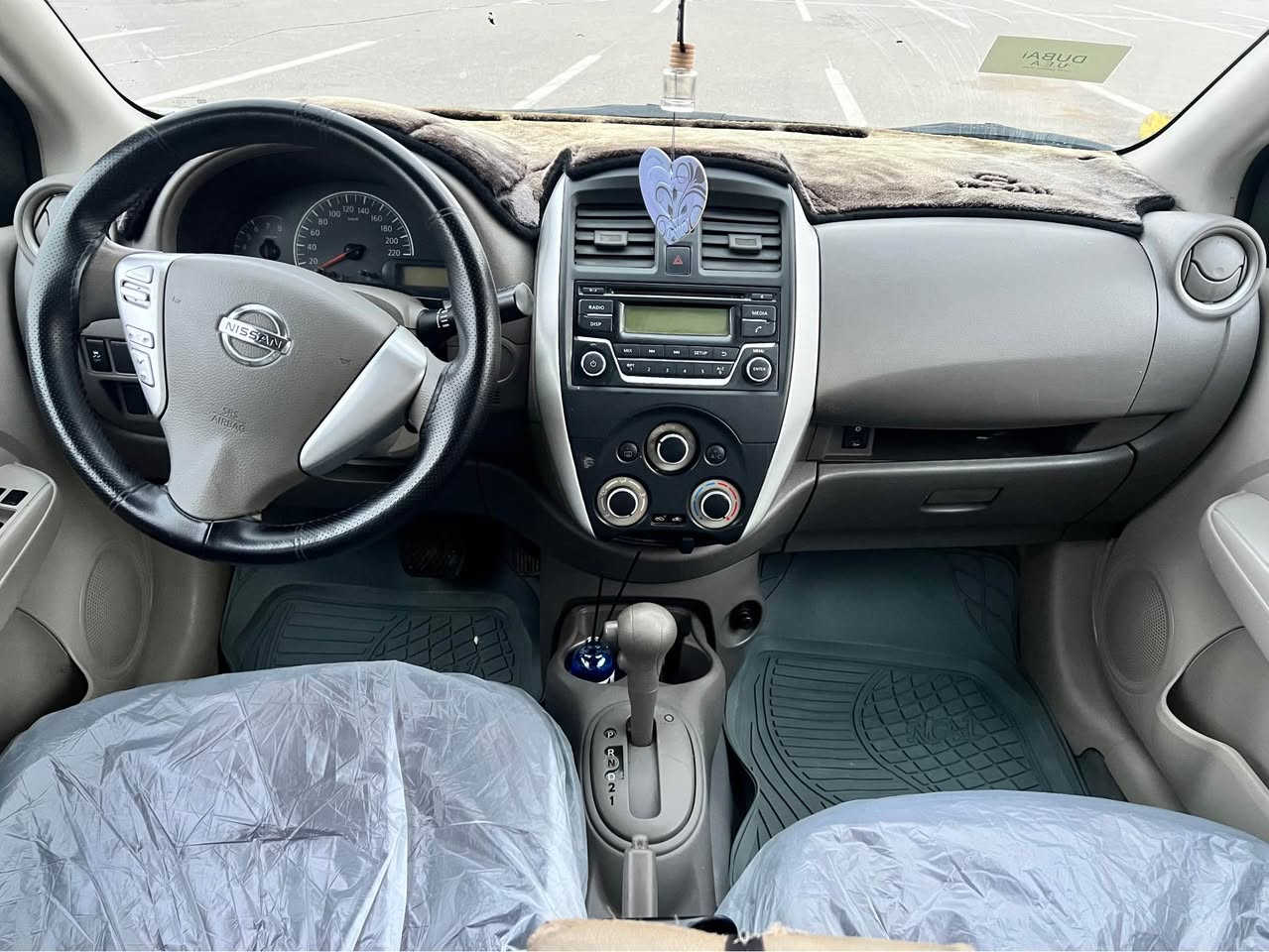 نیسان سەنی 2020 یەدە نیکل دبل گێچ ڤۆلیۆم 2جی بویاغە 
بێ داخلی پێش وپشت کەپس ئیڕباك بەشەرت چوار تایەی لۆکی لەبنەیەك دینار مەسەرەفی تیدانیە سنەوی نوی
3وەرەقە غرامەی لەسەرە سەیارەکە یەك دەستە نویە
سحری102مەجالێکی برایانەشوین هەولیر:*********** أربيل, العراق
