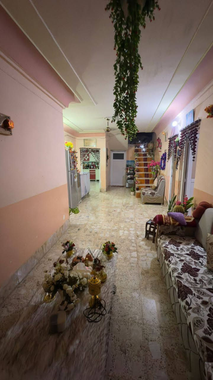 للبيع بيت بحي خلف الخضر المساحه 750م طابو زراعي مفول من كلشي السعر 100وبي مجال موجود خاص واتساب رقم ***********
