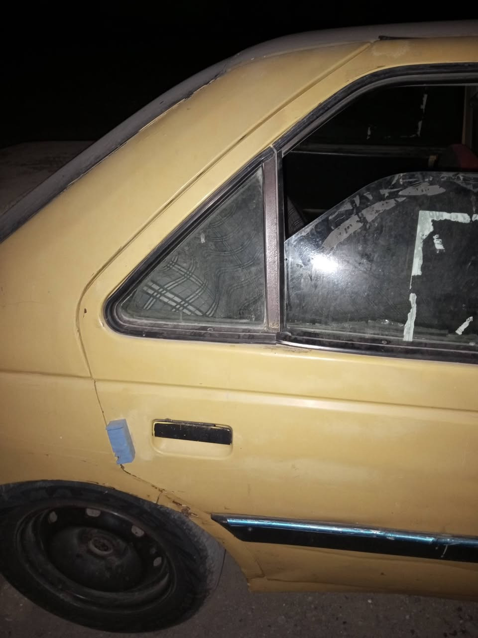 سياره بيجو 405 للبيع رقم ميسان
سعرهه 14 ورقه وبيهه مجال ***********
