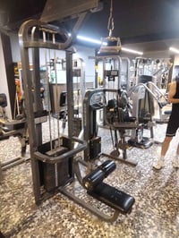 للبيع العنوان بغداد 07714878218