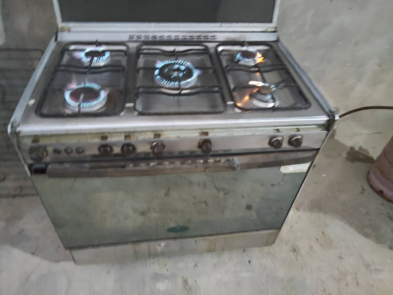 طباخ گريازي للبيع السعر 125 الشراي يتصل أو يجي خاص
***********
