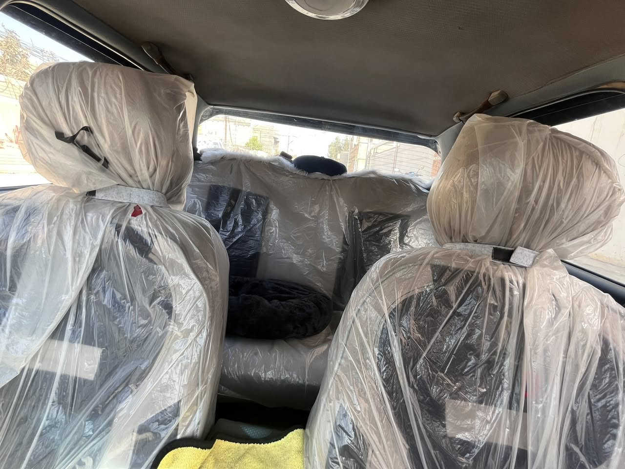 السلام عليكم .. كيا سيفيا موديل 93 رقم ديالي الماني وبيها سنويه كلشي كامل وسياره نظيفه مامعوزه اي شي  وكدامكم بصور السعر ب 30 ورقه وبيها مجال لناس الطيبه (***********) للاستفسار
