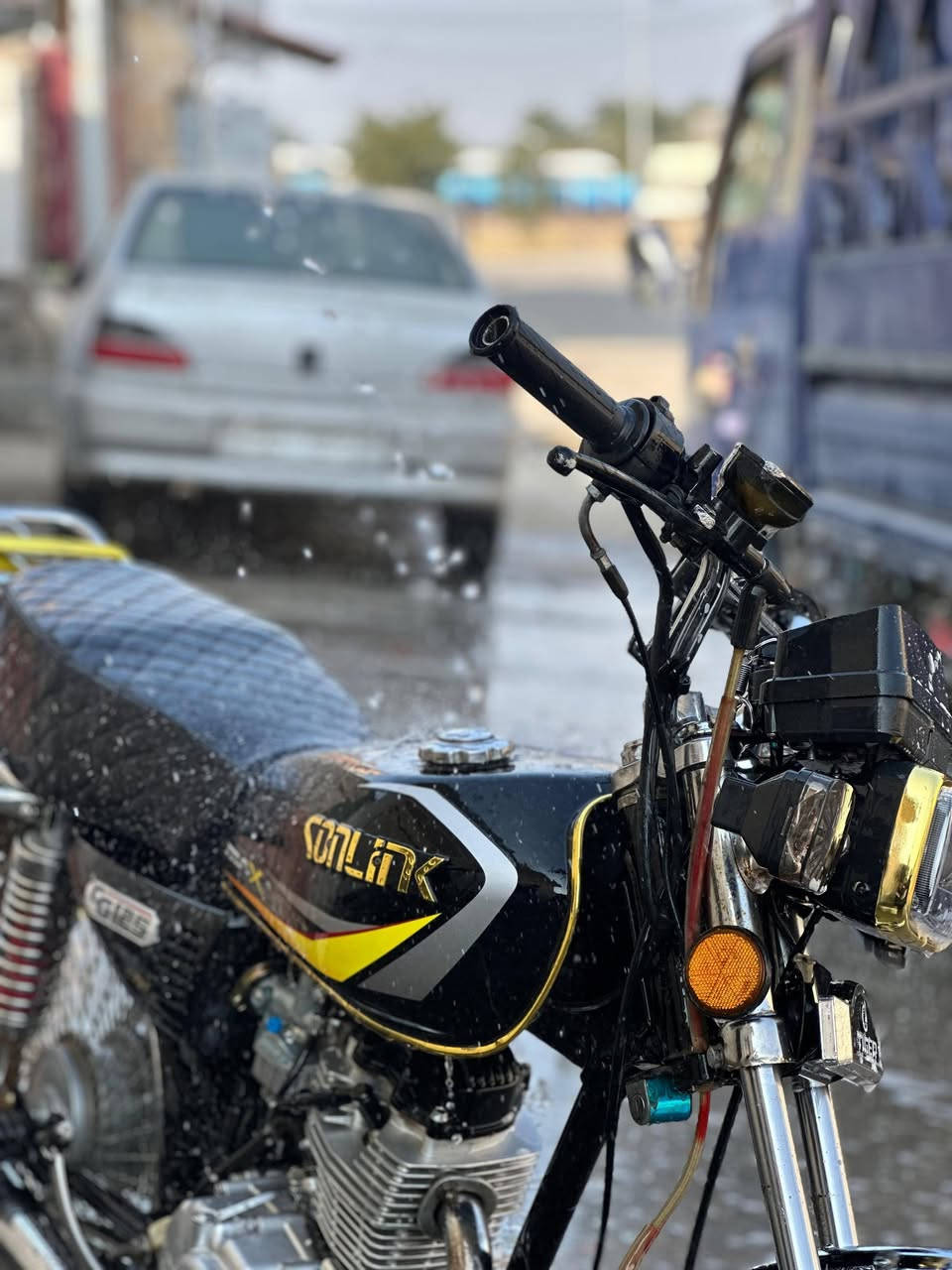 يا الله سلام عليكم تايكر للبيع او مراوس موديل 23 اي نقص مابي بس التاير الخلفي بي عواج دراجة نضيفة السعر خاص او اتصال ***********✨🤍
