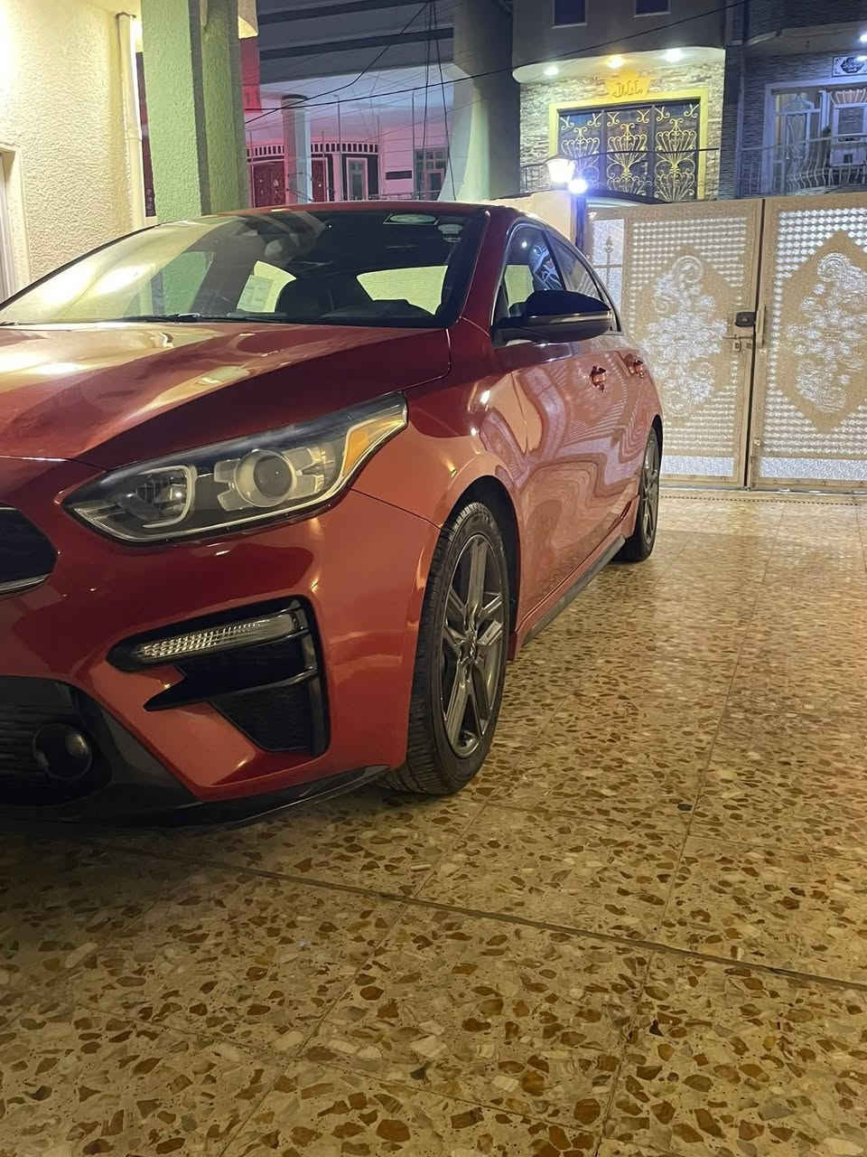 سلام عليكم

فورتي gt line 2021 لون مشمشي 

-المواصفات-

كشن مخمل مطرز gt line بلادي

مكينة ٢٠٠٠ دوش

شاشة تدعم ابل كار بلي

كامرة خلفية دوارة

سستم صوت هارمن كاردن 

ويل قياس ١٧ 

فتحة سقف 

رادار امامي + نقاط عمية 

ثلاث وضعيات قيادة 

الحادث موضح بلصور ايرباك بردة فقط و صار بيها بارد بلعراق

السعر  ١٥٥ ورقة وبيها مجال 

رقم صاحب السيارة :***********
