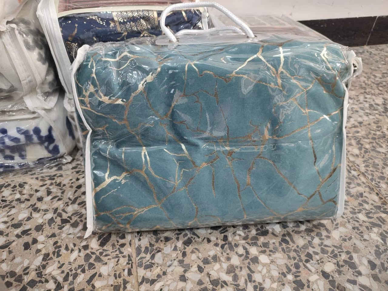 بردات مي الذهب جنطه قطعتين عرض 3امتار و70
 👈🏻 وارتفاع 3امتار و10سعر 20الف 👉🏻
عنوان سبع البؤر شارع بلقيس مقابيل جمله حسين


**إذا كنت صاحب هذا الإعلان وتريد حذفه لأي سبب، رجاءا أرسل رسالة إلى الدعم الفني**