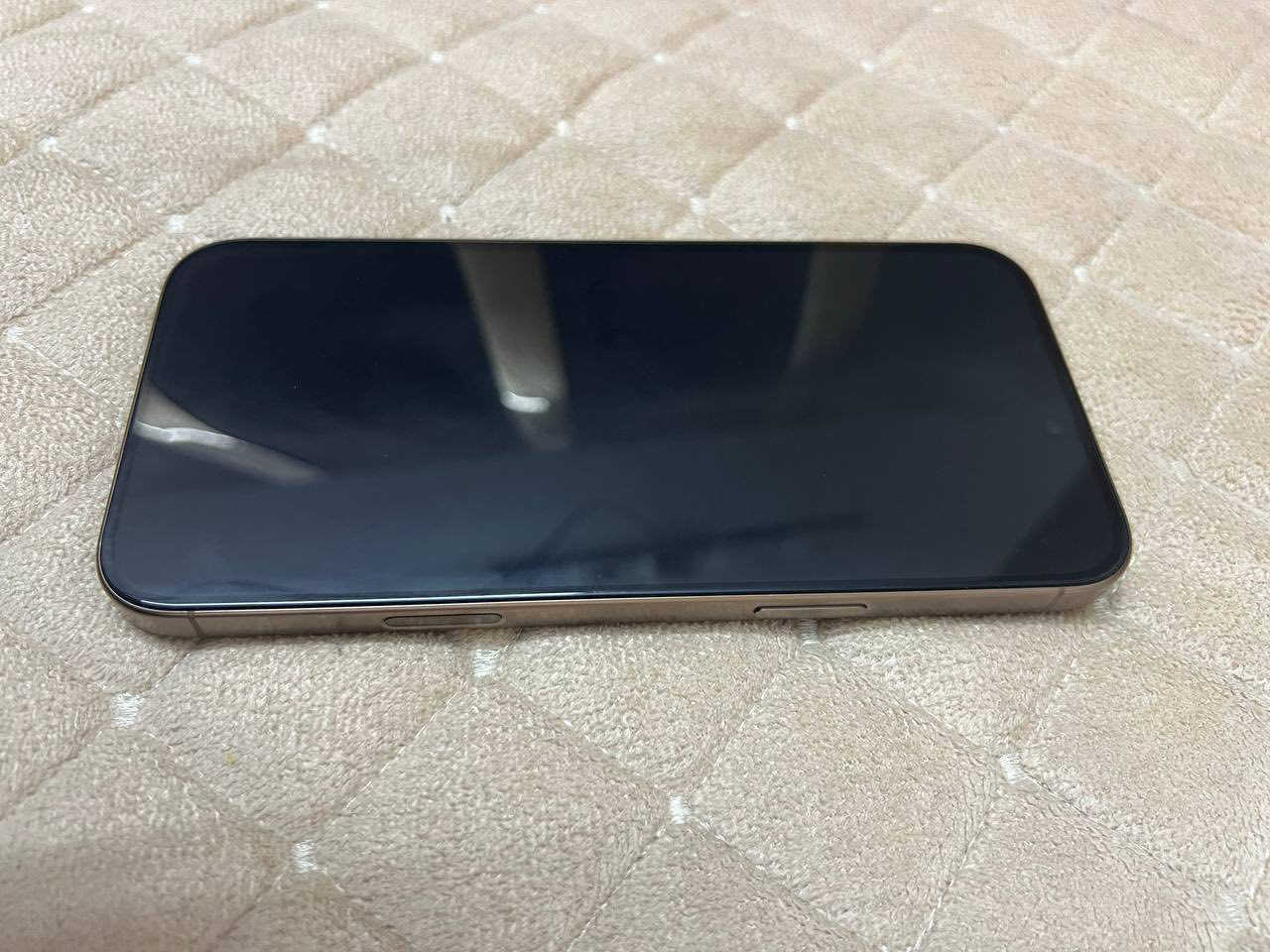 ايفون ١٦ برو مكس بطاريه ٩٤ وياه كرتونه الشاري يجي خاص *********** هذا رقمي بي وتساب
