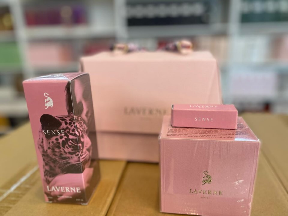 بكج الانوثه" MISS LAVERNE | مس لافيرن 🐆🌸

بوكس + حقيبة + عطر + بودرة 

عطر يستاهل كل الضجة اللي صايره عليه 💗خصيصا لكم العطر 💗

مكوناته 🌸 (زهرة البرتقال، توت، الورد، الياسمين، زهرة الكاشميران، المسك، التونكا)
                                                                                                   متوفر توصيل الجميع المحافظات 🇮🇶
التواصل :***********📞
