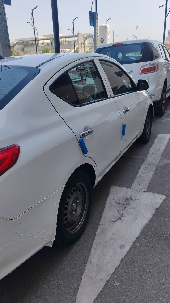 نيسان سني هندي موديل ٢٠٢١ السيارة بيهه فقط مكانات بارد صغار محرك توه شاده جديد تبريد سنوية توهه مجدد ورقم انكليزي السيارة رايدلهه شوي ترتيب بيهه طاخه حاليا بالمدگر امامي السعر 98 وبيهه مجال قليل *********** البصرة البهادرية
