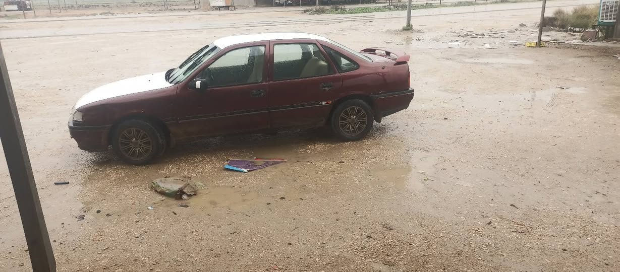 اوبل فكتر 89 رقم نجف انكليزي سياره جاهزه محرك كير حداديه تخم تاير دواخل نظيفه كهربائيات شغاله كشرها بيها خياسات بسيطه 
مكانها الديوانية الحمزة الشرقي 
***********
