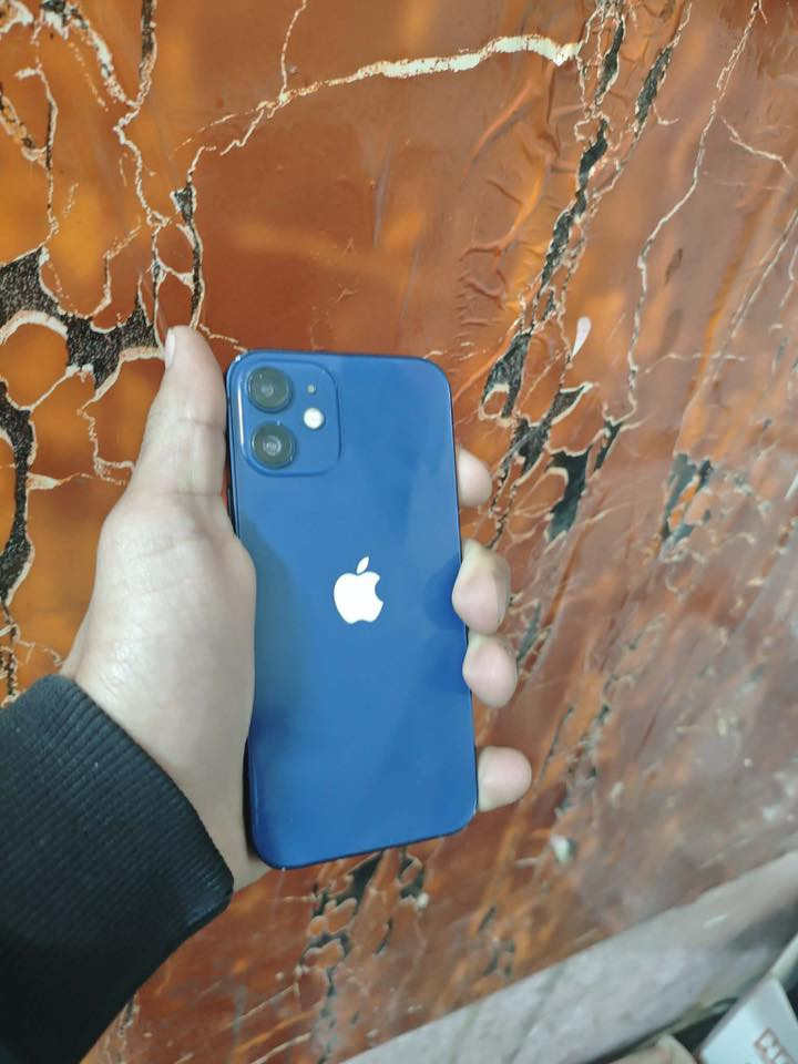 ايفون 12مني للبيع قطعت نضيفت ذاكرت 128بطارية 76 شغال كل شيء بس فيس كام سعر200 مجال
مكان الصويرة
وتساب ***********
