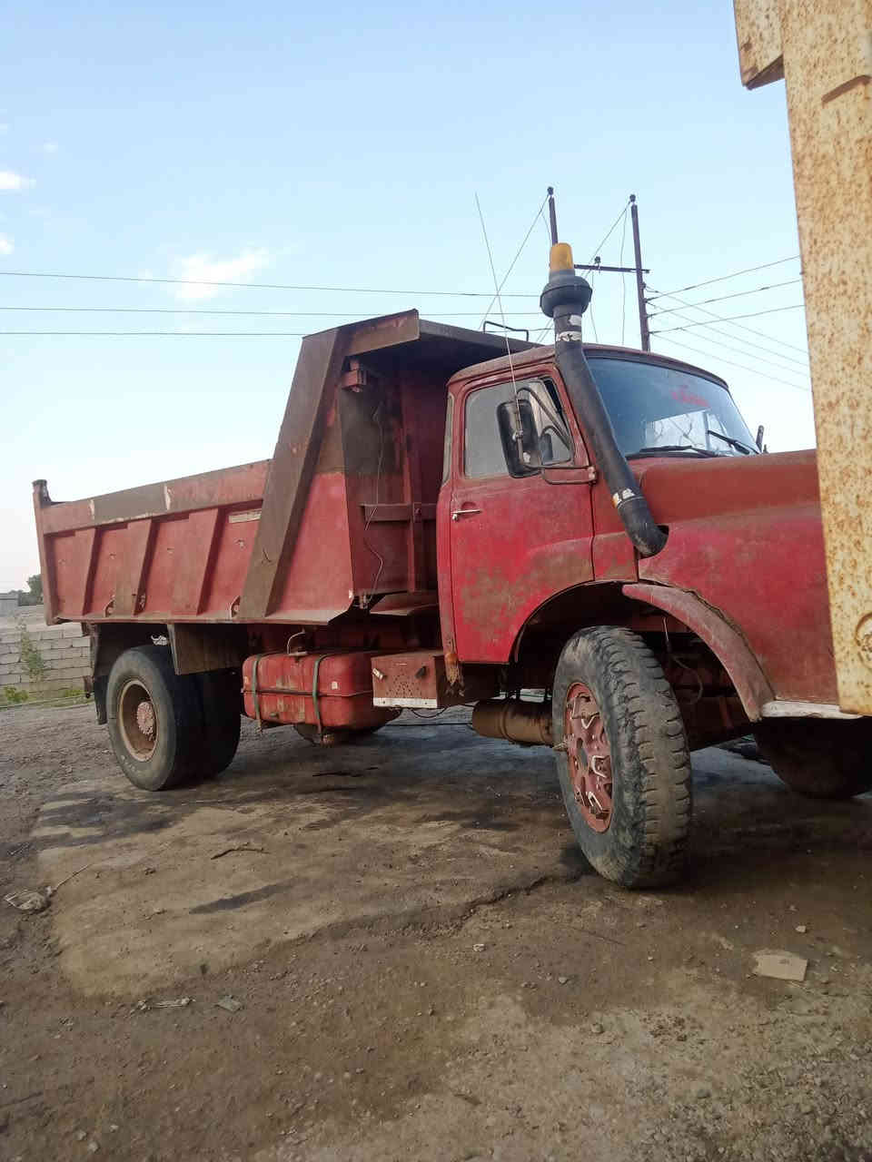 سلام عليكم
كلابه مان موديل 81 مكينه جديد كير مامفتوح 

سياره بسمي الماني نينوى ***********
***********
