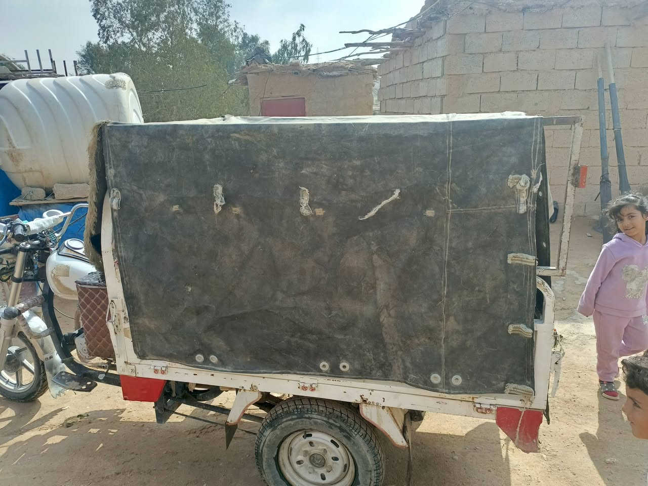 شادر للبيع مال ستوته حمرين***********
