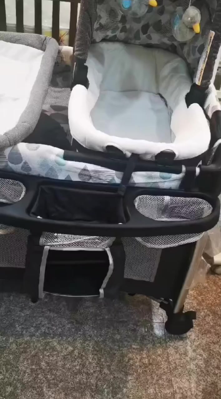 سرير بيبي ماركة Alfor Bab
متعدد الاستخدام
 كرسي هزاز 
مكان لتبديل الملابس والحفاضه الطفل
خزانة جانبية لحفظ مستلزمات الطفل 
السرير مستخدم نظيف جدا اخو الجديد مشتري من الامير ب180
السعر/انتو تقيموا 
العنوان/المعملجي


**إذا كنت صاحب هذا الإعلان وتريد حذفه لأي سبب، رجاءا أرسل رسالة إلى الدعم الفني**