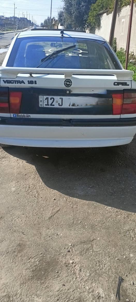 اوبل فكتره موديل 92حجم 18محرك وكير شرط  وفول كهربايات قفل مركز  سياره بسمي واني الشرعي تحويل فقط وكاله  مااسوي سنويه جديده مكاني موصل حي اليرموك السعر52وبيها مجال للاتصال عل هذا الرقم ***********
