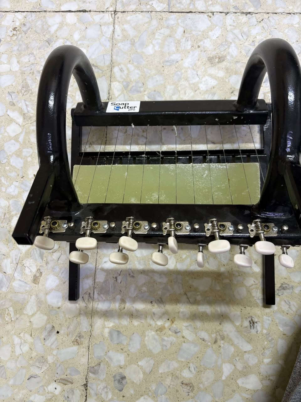 قاطعة صابون بروفشنال مستعملة
السعر 150 دولار 
بغداد ويوجد توصيل مجاناً الى جميع المحافظات


**إذا كنت صاحب هذا الإعلان وتريد حذفه لأي سبب، رجاءا أرسل رسالة إلى الدعم الفني**