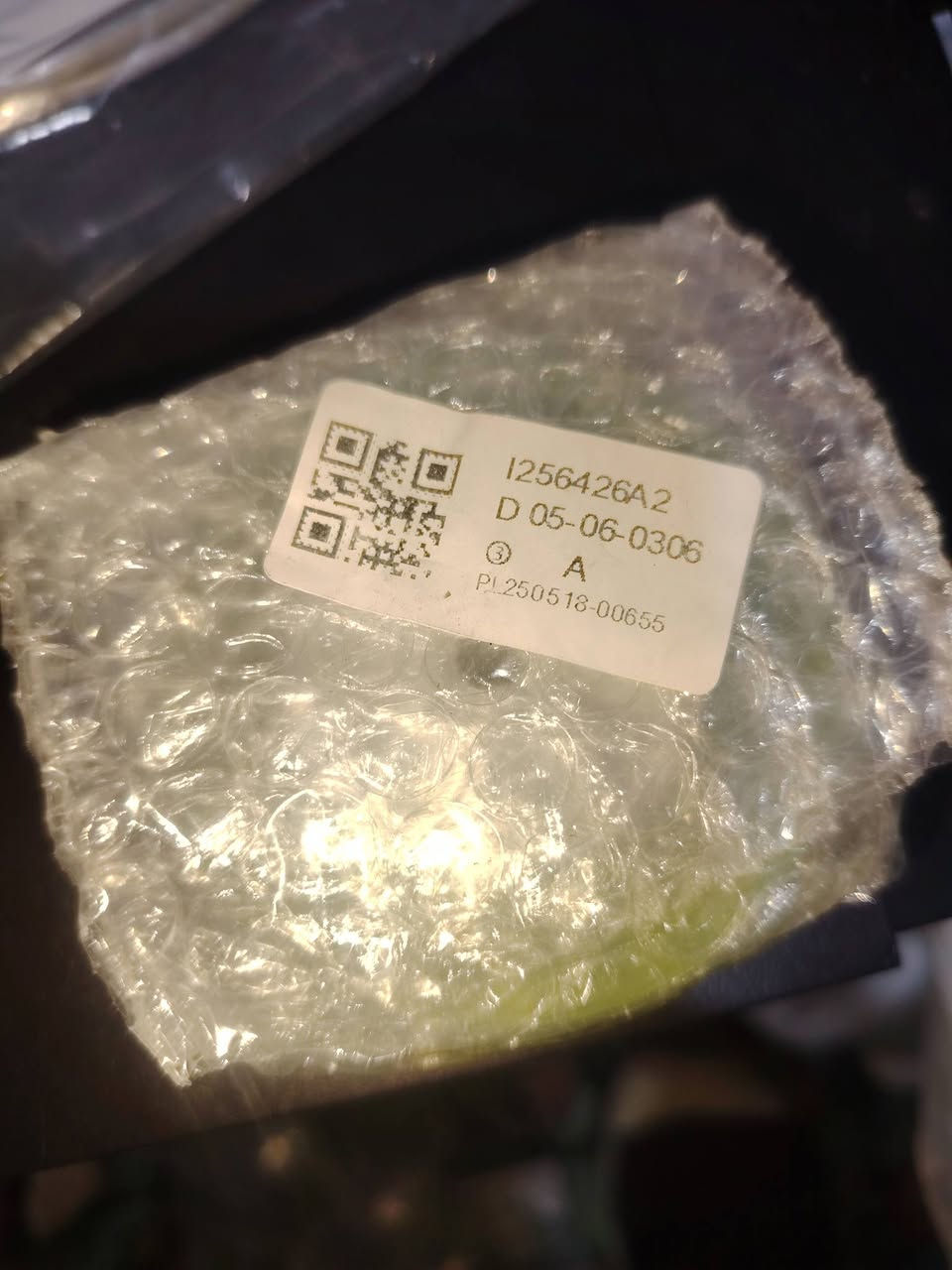 القياسات كاملة:
🔥 لقطة هندسية - عجلات MISUMI اليابانية الأصلية 🔥
​يا أهل الورش والمصانع، هاي البضاعة للي يدور "دقة" وعمر طويل. عجلات أصلية من شركة MISUMI اليابانية، مو مال سوق عدي، هاي قطع هندسية احترافية.
​ليش هاي العجلة صيدة؟
​ماركة عالمية: إنتاج شركة MISUMI اليابانية.
​كود الترتيب الهندسي: الكود الفني مالتها D 05-06-0306.
​رقم القطعة (Part Number): الموثق عالمياً هو I256426A2.
​تثبيت فول: تتميز بوجود 2 براغي تثبيت جانبية (Double Set Screws) حتى تقعد على "الشفت" بكل قوة وما تفلت أو تفر.
​المادة: قلب ألمنيوم صلب مغطى بطبقة بولي يوريثان (اللون الأخضر) درجة أولى، تتحمل أوزان وحركة ناعمة.
​📌 التفاصيل:
​الكمية المتوفرة: 10 قطع فقط.
​الحالة: جديدة بباكيتها (Wrapping).
​السعر: للاستفسار راسلونا خاص 
​📞 للتواصل والحجز:
أبو الفضل: ***********
الموقع: البصرة​من خلال قراءة الكود D 05-06-0306 المكتوب بالصورة، هاي هي القياسات الرسمية لشركة Misumi:
​القطر الخارجي للعجلة: هو 50 ملم (أول رقمين بالكود 05 تعني 50 ملم بالقياس الهندسي مالتهم).
​عرض طبقة اليوريثان: هو 6 ملم (الرقم الثاني 06).
​قطر الثقب (الشفت): هو 6 ملم (الرقم الأخير 06).
