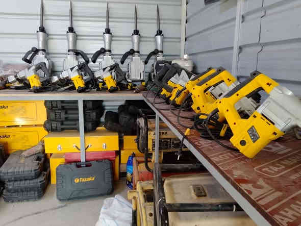 سلام عليكم
سكلة الاخلاص لتأجير كافة مواد البناء وكل الاغراض جديدة وبنسب الاسعار مستعدون لهدم الدور ول بنايات 
الموقع: الهياكل شارع 60 شارع الصورة 50 متر عن الصورة
الاستفسار:***********
