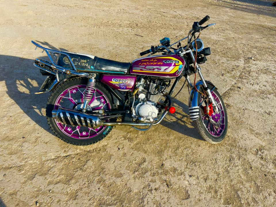 يا الله سيفان موديل 24  بي ورقه كارتونيه بسعر 700 وبي مجال قليل حك لجيه رقم ***********
