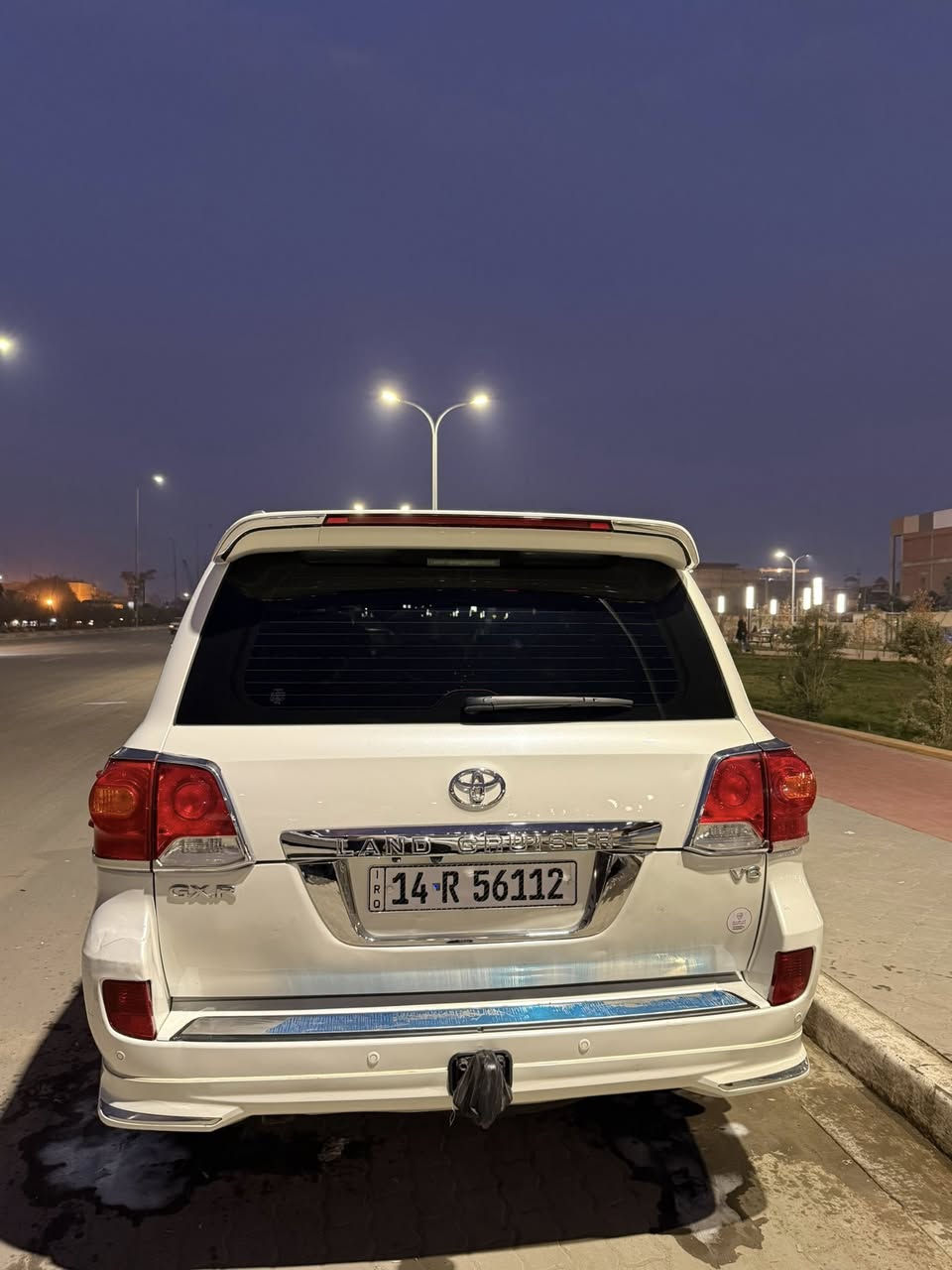 للبيع – تويوتا لاندكروز GXR 2015 بريم فول
• الموديل: 2015
 • الفئة: جكساره بريم فول مواصفات كاملة
 • الممشى:143 ألف كم
 • السيارة: بدون أي نقص ميكانيكي أو كهربائي
 • الرقم: بصره
 • التحويل: مباشر

الملاحظات:
 • تعديل بارد في عدة أماكن بسيطة
 • مفتوحة قطعة
 • صبغ بحدود شبر في المدكر الخلفي الأيمن مع تعديل بارد بنفس المكان

السيارة استعمال نظيف وجاهزة للفحص.
السعر :  370 

📍 الموقع: البصرة
للتواصل:***********
