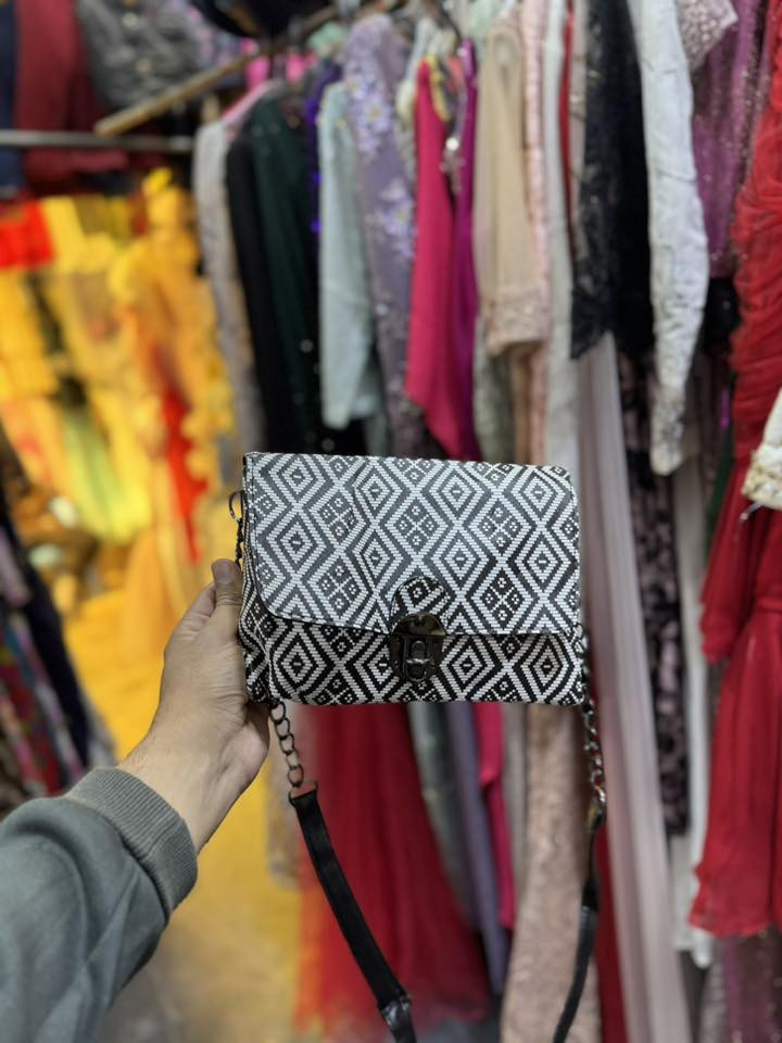 جنطة نسائية فتح جديدة 🆕 
العنوان بابل المدحتيه قرب الساعه مجاور المصرف محل محمد وحيد


**إذا كنت صاحب هذا الإعلان وتريد حذفه لأي سبب، رجاءا أرسل رسالة إلى الدعم الفني**