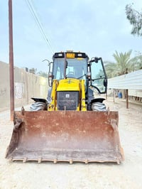 حفارة جي سي بي • موديل ٢٠٠٧ • اربيل