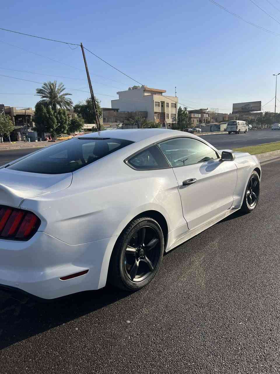 للبيع موديل 17 محرك v6
ماشية 78 
حادث خفيف بدون ايرباك فقط ايرباك الرجل 
بغداد السيدية
***********
