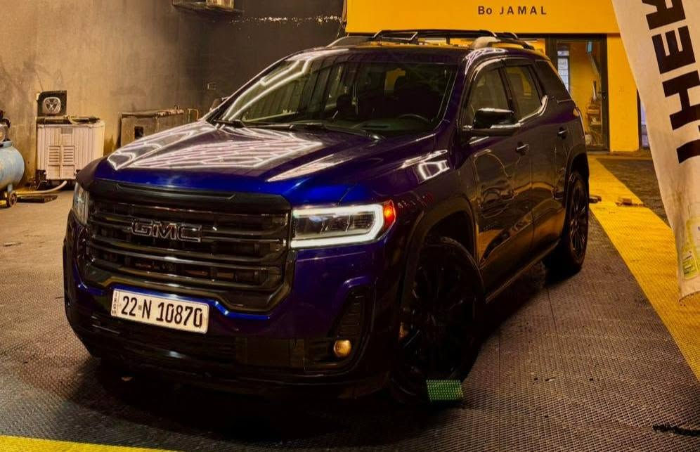 جي ام سي اكاديا 2023 محرك 6 سلندر 
GMC ACADIA 2023  V6 
فئة SLT بلاك ادشن 
حادث السيارة امامي جهة يمنى 
مبدل بيهة بنيد 

مواصفاتهة : 
نظام اقتصادي تشتغل 6 سلندر و 4 سلندر 
اربع كامرات 360 درجة 
سستم صوت Bose 
تدفئة و تبريد بالكشنات الامامية 
تدفئة بالستيرن 
تدفئة بالكشنات الخلفية 
الكشنات الامامي كهرباء 
خزن وضعية السايق 
ستيرن يصعد وينزل و يتقدم كهرباء 
دشبول شاشة مو عداد 
بروجكتر بالجامة الامامية 
ابل كار بلي و اندرويد اوتو واير لس 
صندوك كهرباء و توجد علامة gmc فتح بالقدم 
تشغيل عن بعد 
نقطة عمياء 
تحديد مسار 
توقف امامي ذاتي
مري شفط
مري السايق تعتيم ذاتي 
مراية الوسطية تعتيم ذاتي
ويل 20 لون اسود بلادي  
زارعلهة انارة محيطية بالداخل 
وزارع عدسات بدال البروجكتر الجوة 

السيارة بيهة اضافات من شركة GMC اصليات كلهن  1: ارضيات سعرهن 400$
2: دوسات صعود سعرهن 1000$
3: وبيهة رمز دخول بالباب سعرة من الشركة 200$
4: و روف راك ( سيبايات )  سعرهن 350$ 

رقم الشاصي 1GKKNMLSXPZ238897

السيارة رقم اربيل و ب اسمي 
ابيع فقط تحويل و ما اراوس 

رقمي *********** 
مكاني بغداد - حي الجامعة
