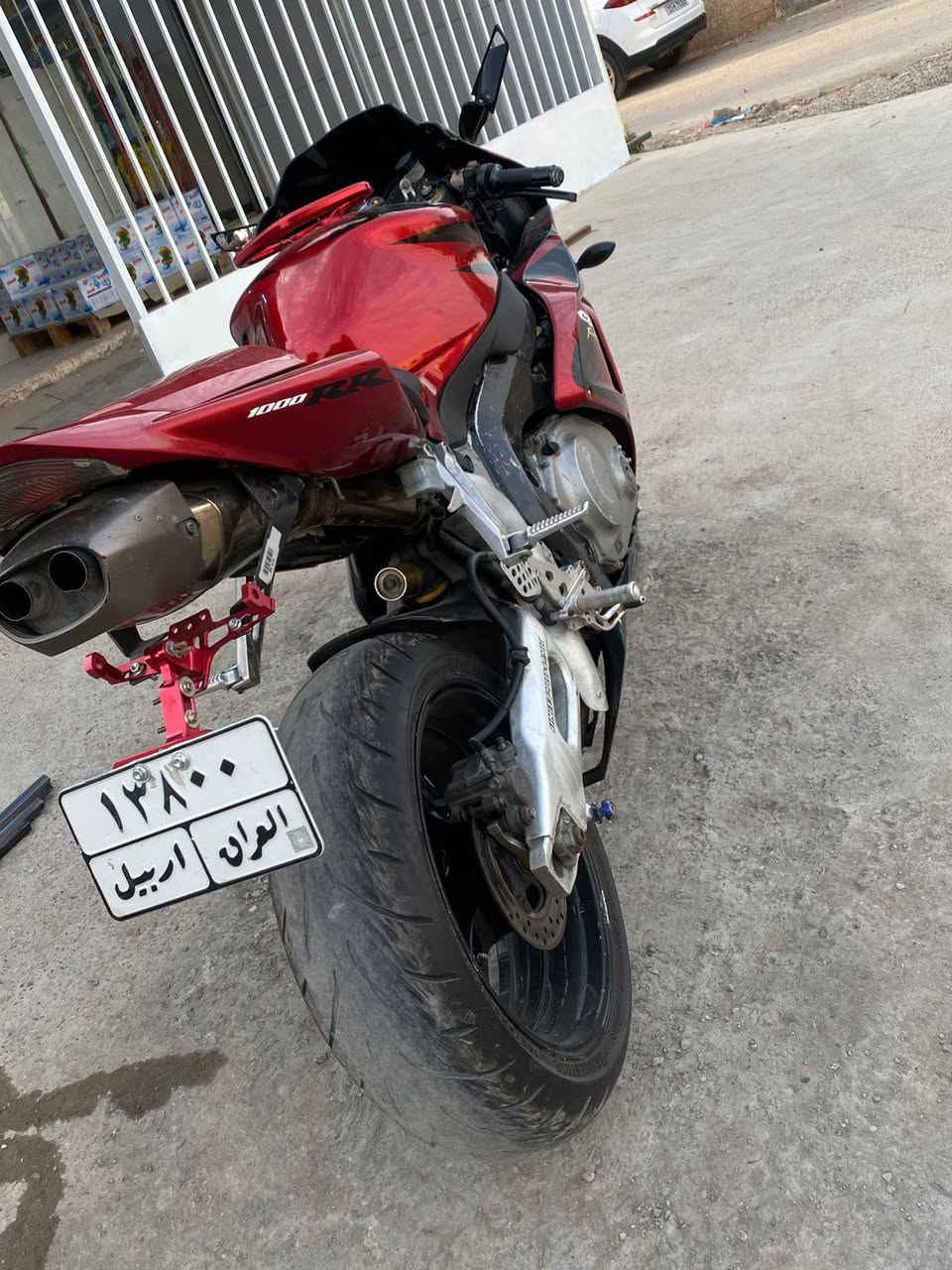 سلام عليكم دراجه RR1000مكينه نضيفه يرادله ترتيبات بسيطه المكان ديالى بس عل خط موجود ***********
