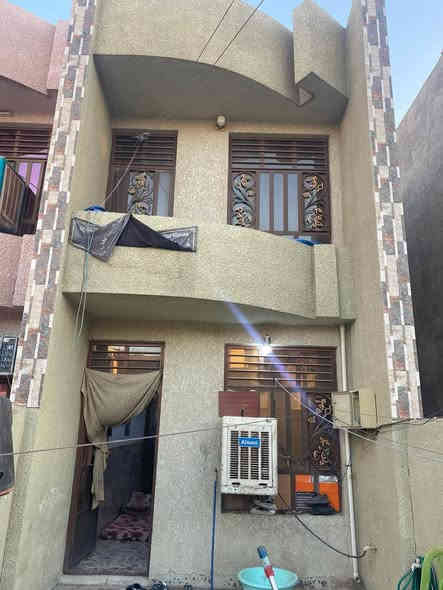 سلام عليكم
دار مساحة ١٠٠ متر طابو ملك صرف
موقع كلش ممتاز يم الملعب وسط المنطقة
طابق ونصف
يحتوي الدار على 
الطابق الاول : غرفة نوم و مطبخ واستقبال وكراج سيارة ٦ متر 
الطابق الثاني : غرفة نوم ومساحة درج وسطح 
الدار كامل من كل شي 
الموقع : الراشدية / منطقة الانتصار _ مقابل مستشفى حماد شهاب _ قرب ملعب التارتان 
للاستفسار :
***********
مكتب النور للعقار 
ابو العز
