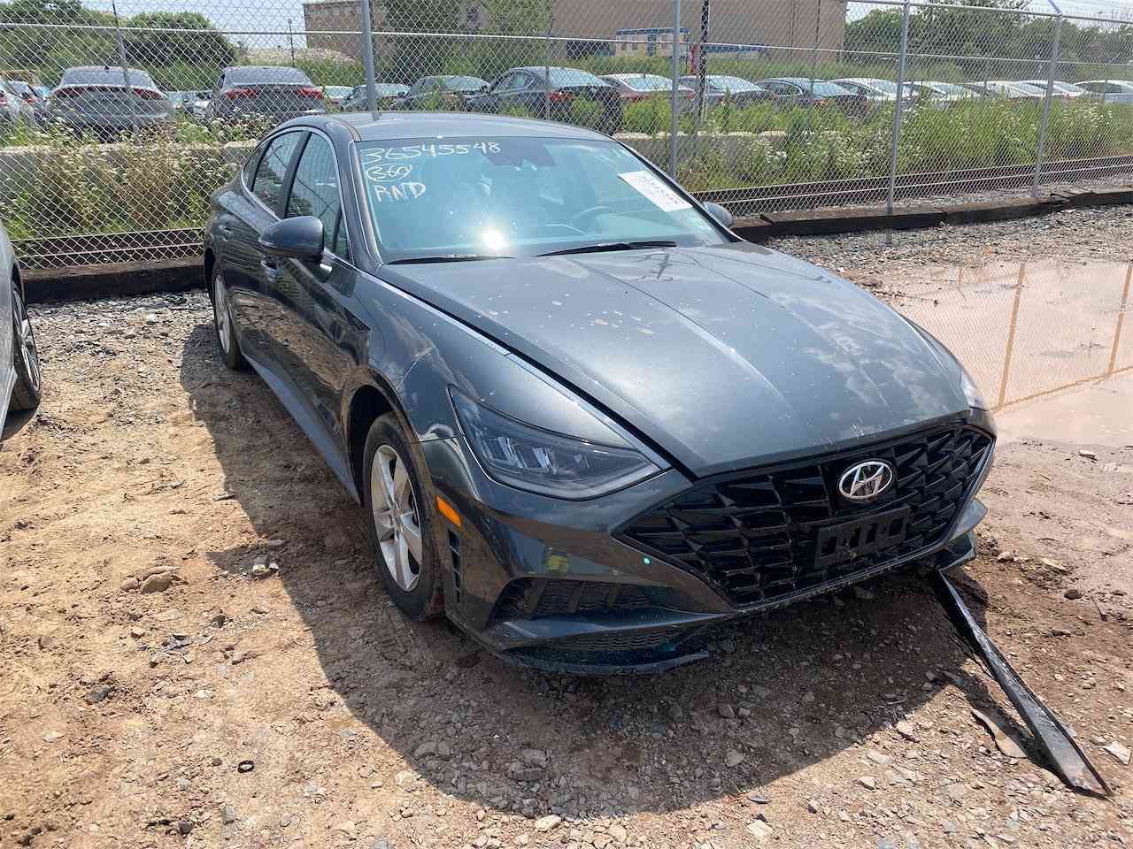 سوناتا موديل 2023 كلين بس طلع بيه كلير جاملغ خلفي بامريكا فول عده الفتحه  مكينه 2500سعر جدا مناسب صور امريكا بيه ماشيه 43 سعره168قفل وسياره مابيه كل نقص مكان سياره منصور مجمع بوابة العراق ***********
