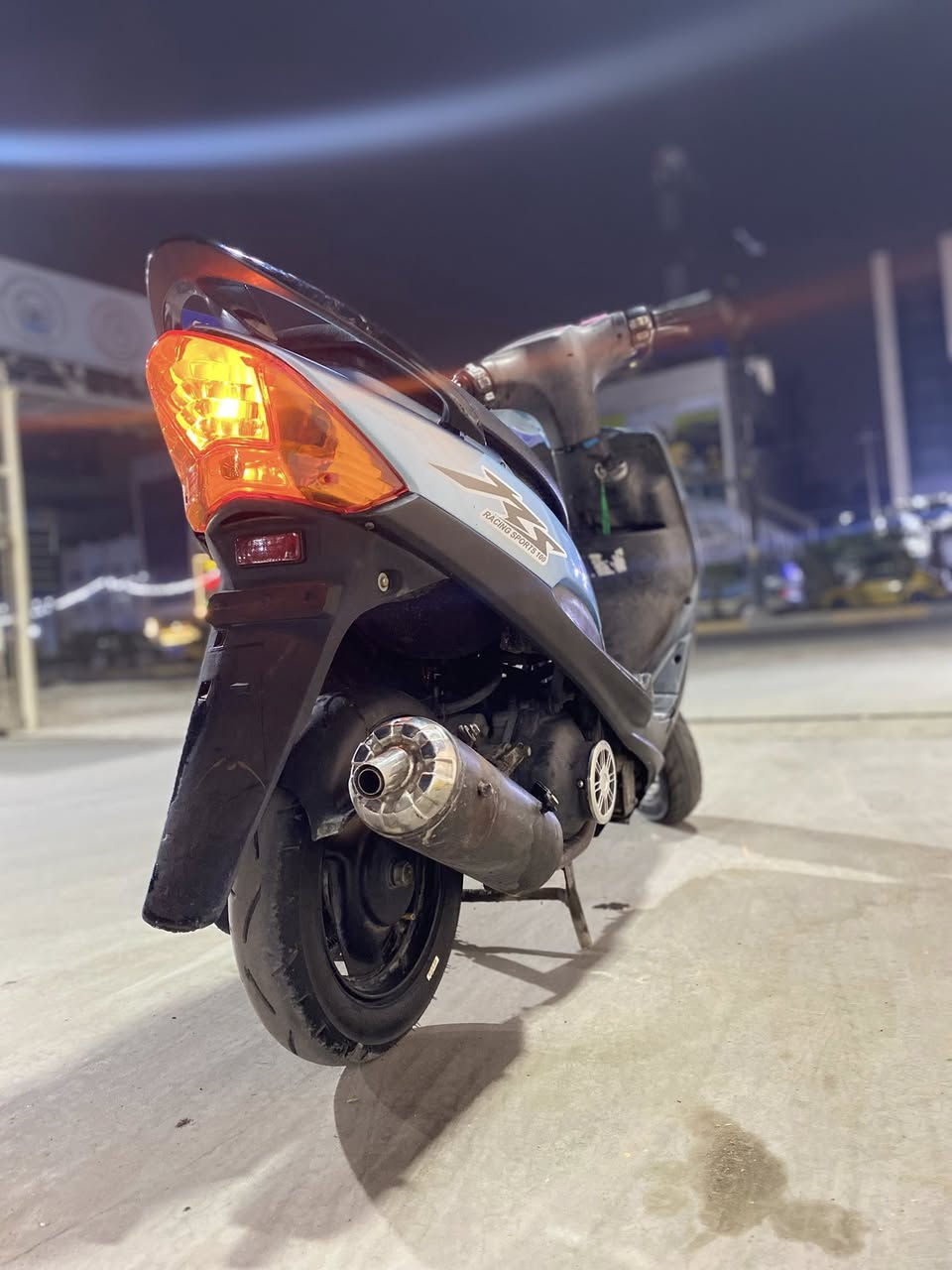 سلام عليكم دراجه ماكس عدله للبيع او مراوس بوليس  مصطره دراجه شلعه  ومعدل سلف هندر  دراجه خير من الله 
مكان بغداد شعله /رقم/***********
