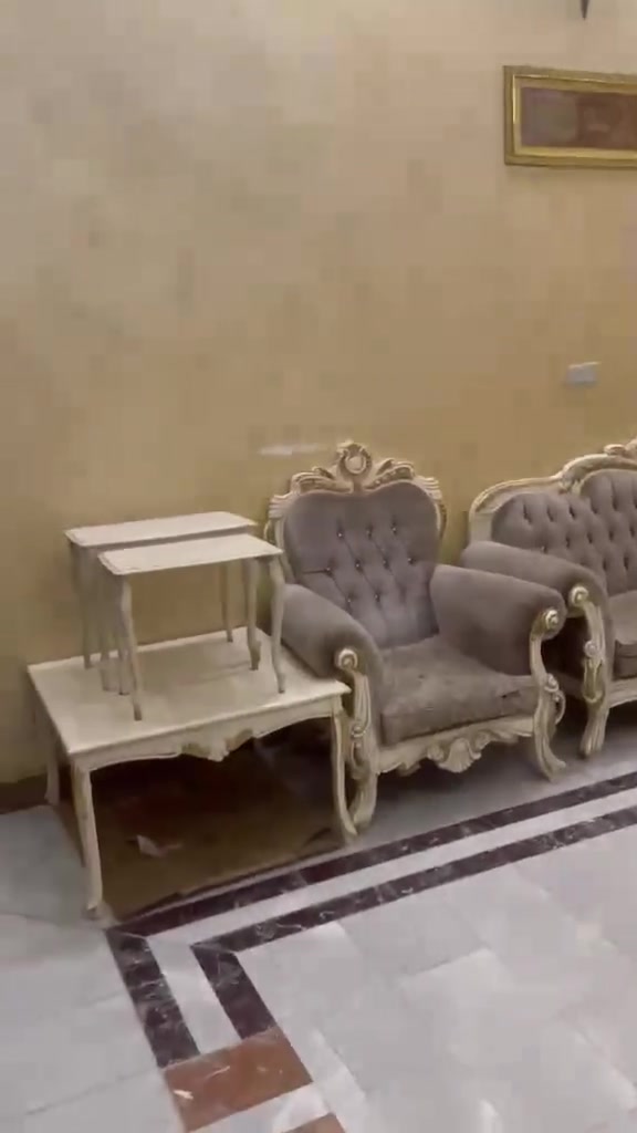 بيت مؤثث بشارع بغداد يم الرواد سعر ايجاره مليون ونص
***********
